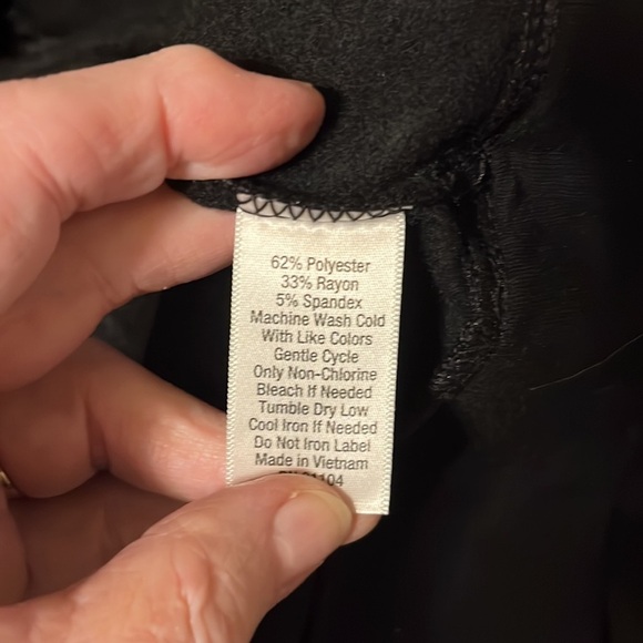 Zelos black pullover top. Size small - Picture 7 of 7